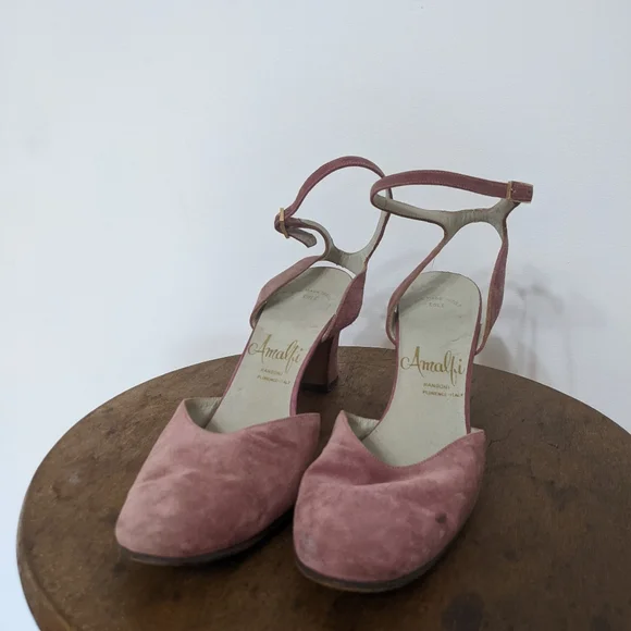 vtg 1960s dainty pink suede ankle strap heels - Picture 3 of 7